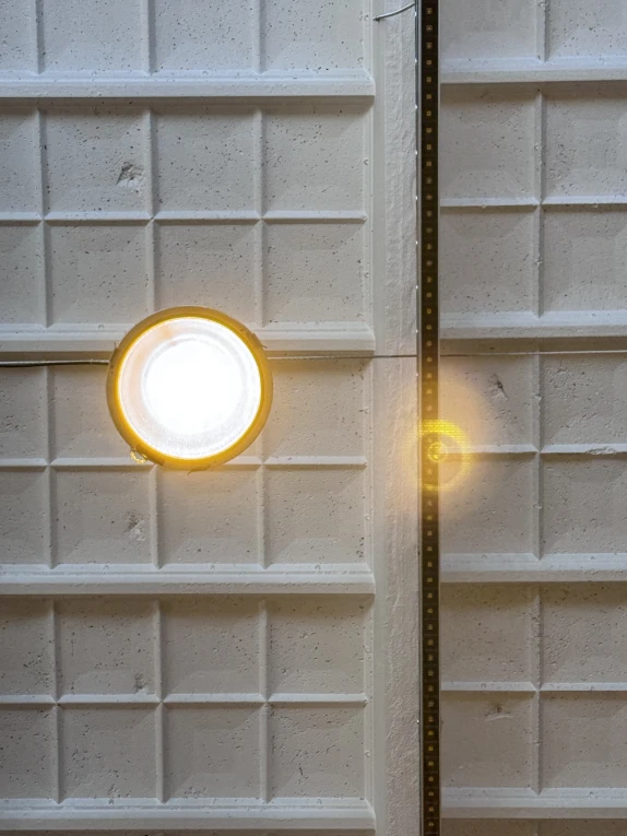 Pohled zespodu na nová svítidla