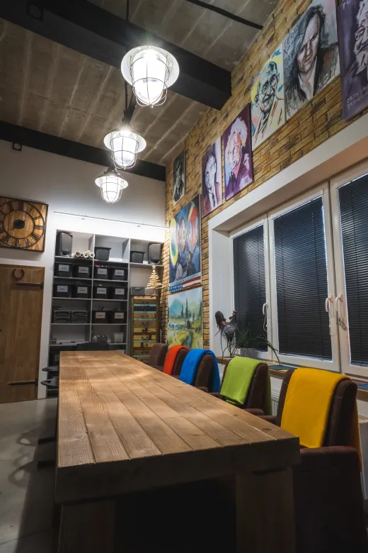 Domácí pracovna s ergonomickým osvětlením