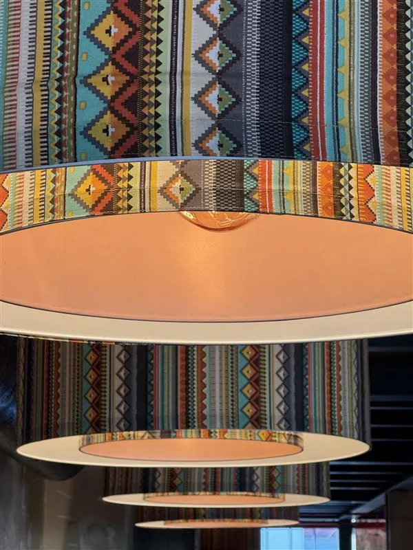 Hotový textilní svítidlo